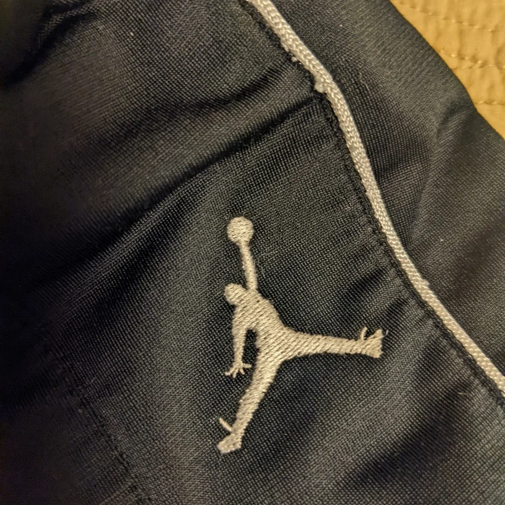 Jordan boys Large warm up pants - Picture 8 of 8